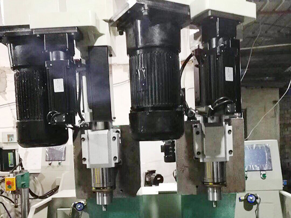鉆孔機怎么安裝？玻璃鉆孔機爆孔裂孔原因是什么？